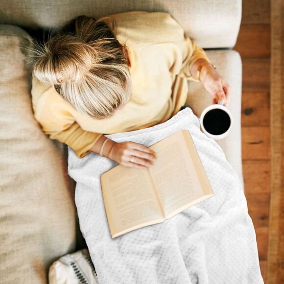 Flannel Fleece Bed Blankets Microfiber Plush 330GSM 66"x90" White - Picture 4 of 6